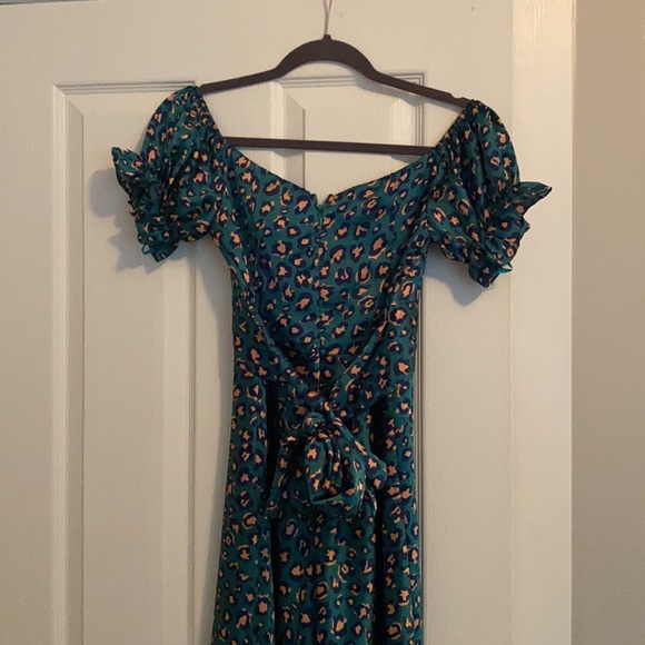 Make a statement with this gorgeous Hello Molly dress! - Picture 4 of 4